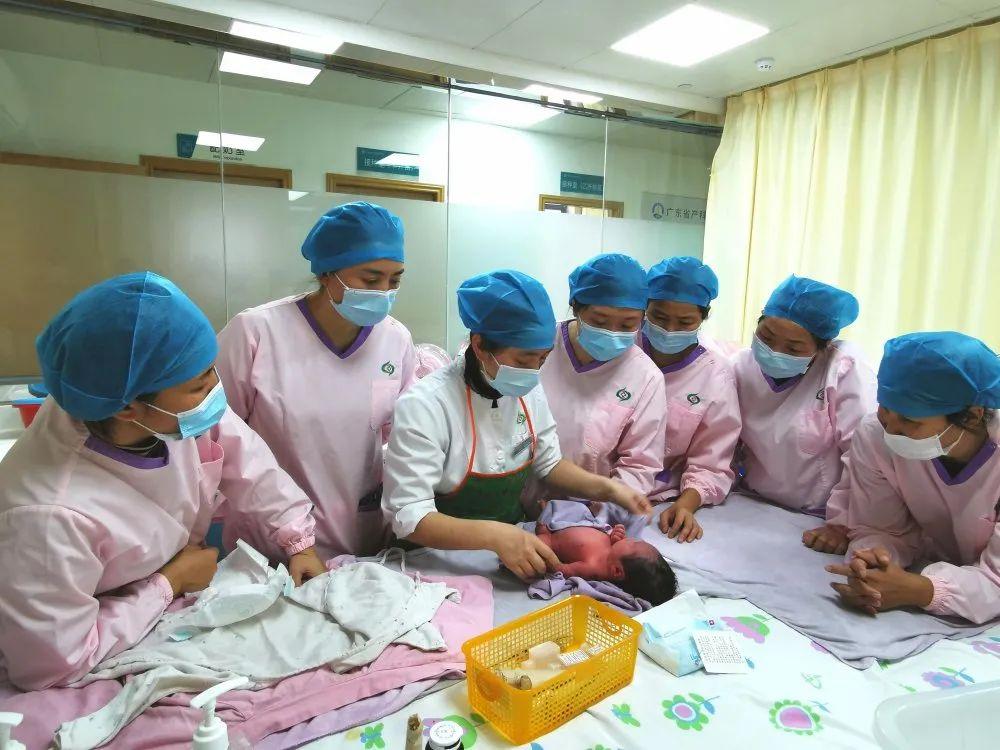 合水县妇婴监护型护送